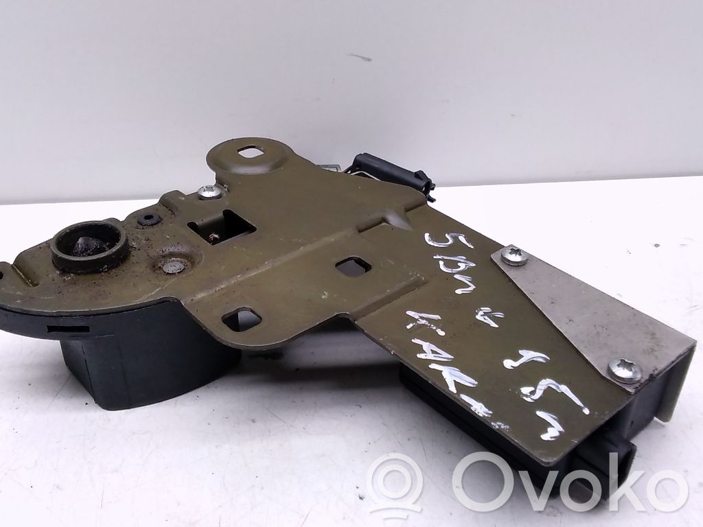 BMW 5 E34 Tailgate window lock/catch/latch 
