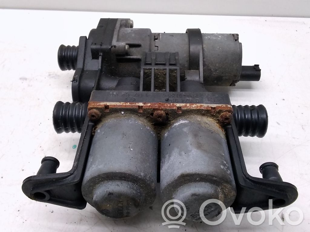 BMW 5 E39 Coolant heater control valve 