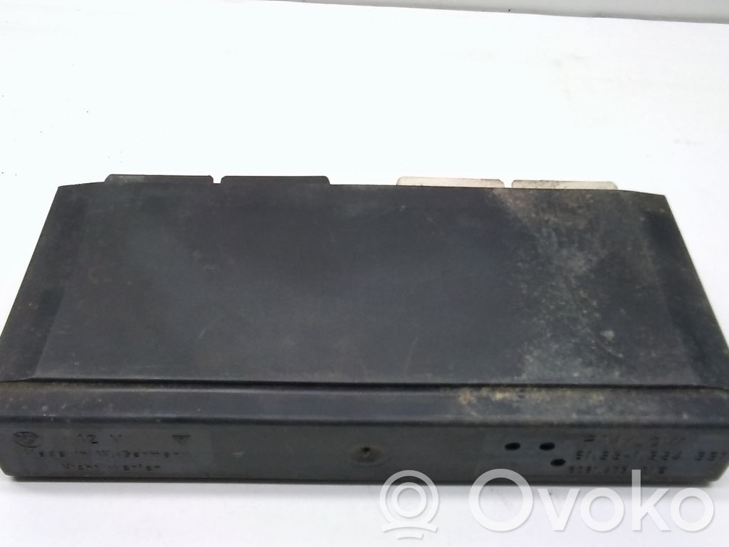 BMW 5 E34 Komforta modulis 