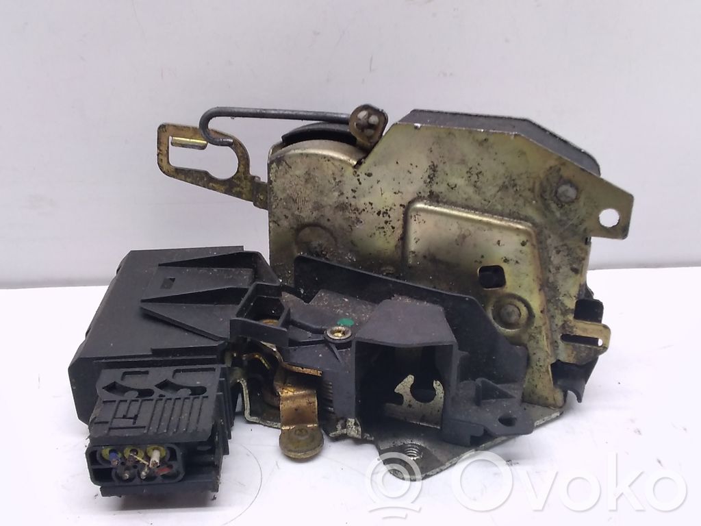 BMW 3 E36 Front door lock 