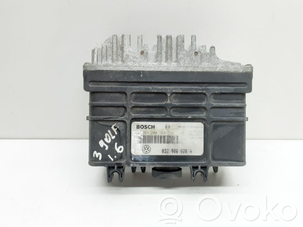 Volkswagen Golf III Engine control unit/module 