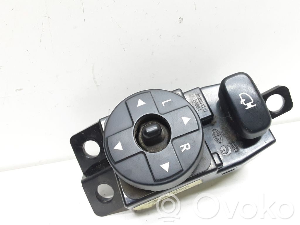 KIA Carnival Wing mirror switch 