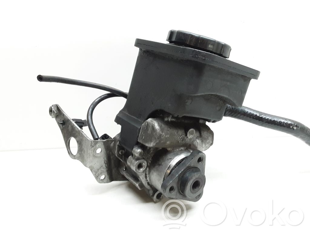 Power steering pump   6757465