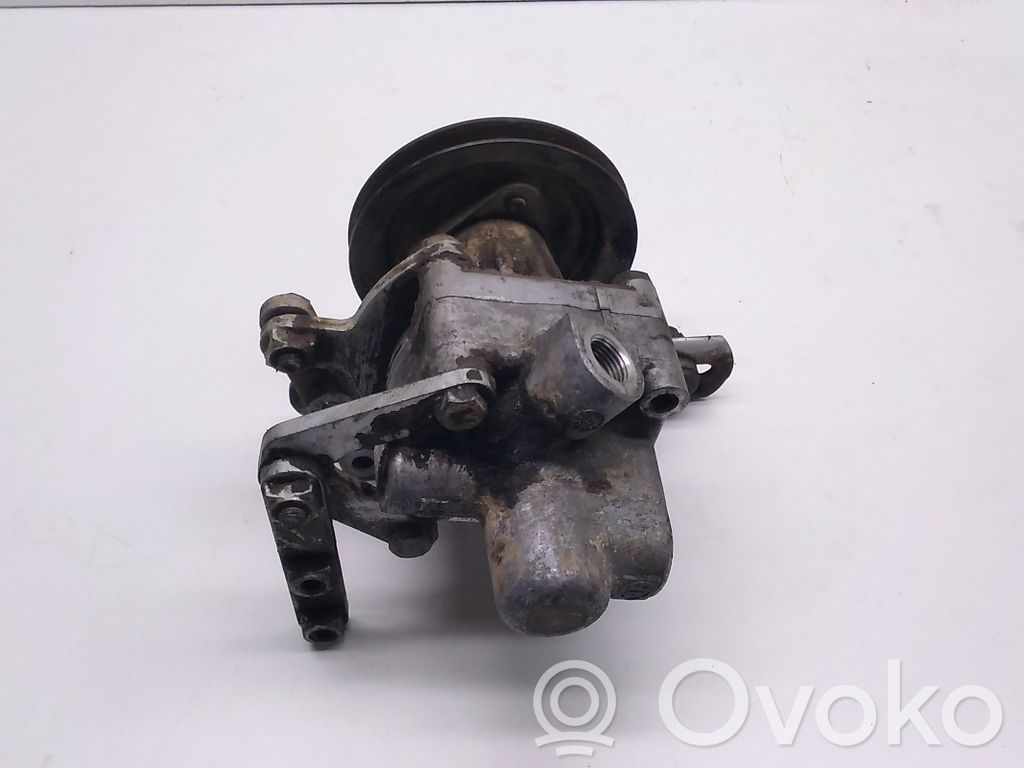 BMW 5 E34 Power steering pump 
