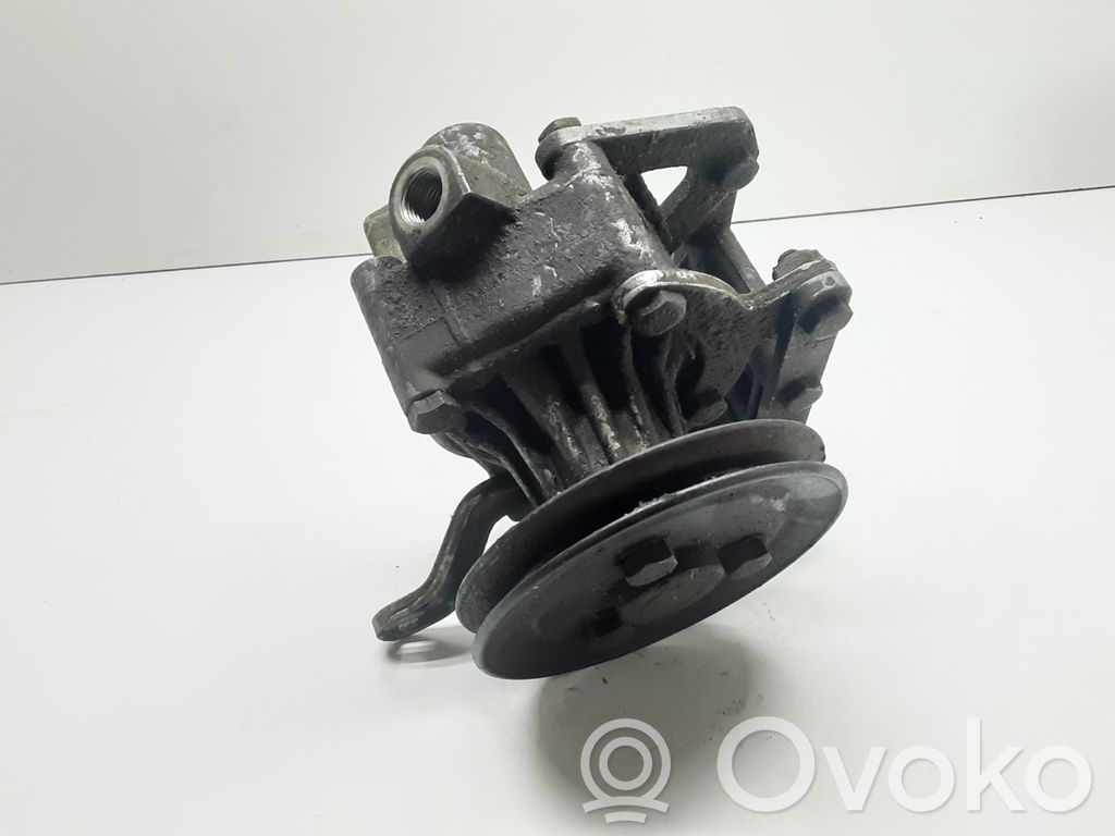 BMW 5 E34 Power steering pump 