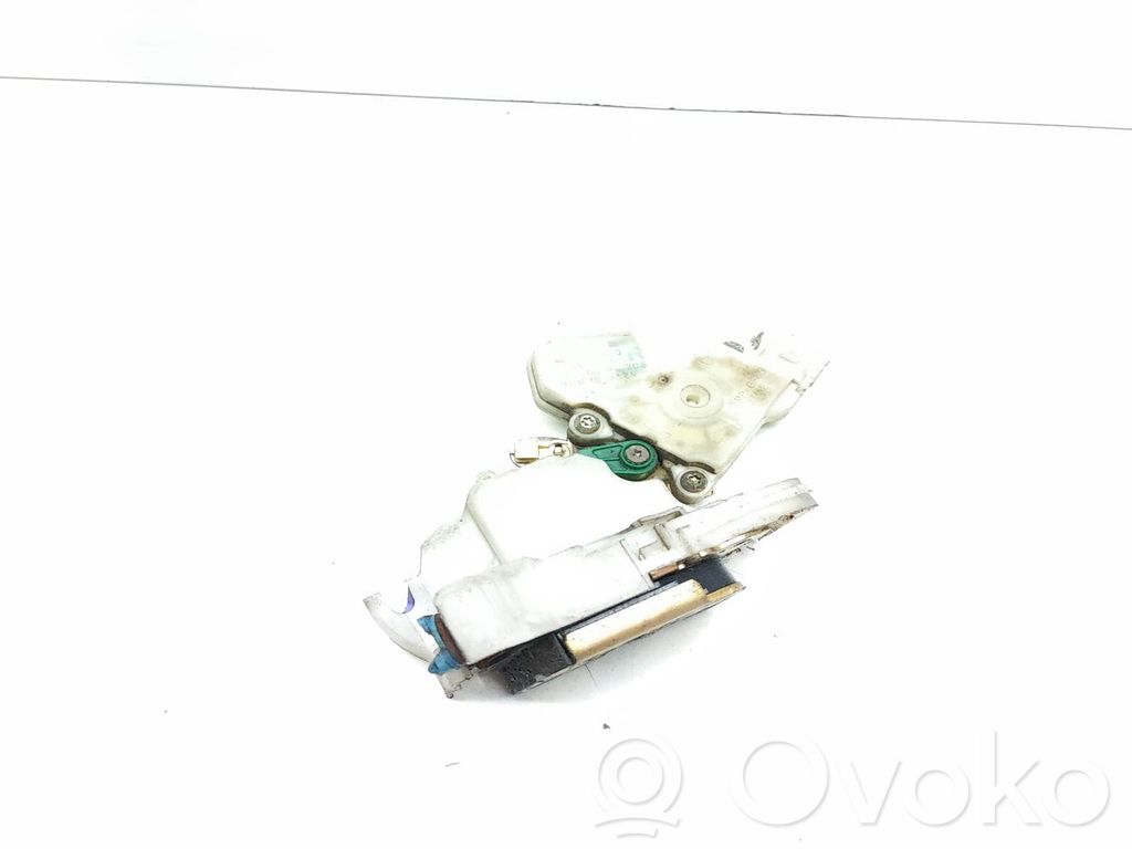 Nissan X-Trail T30 Front door lock 