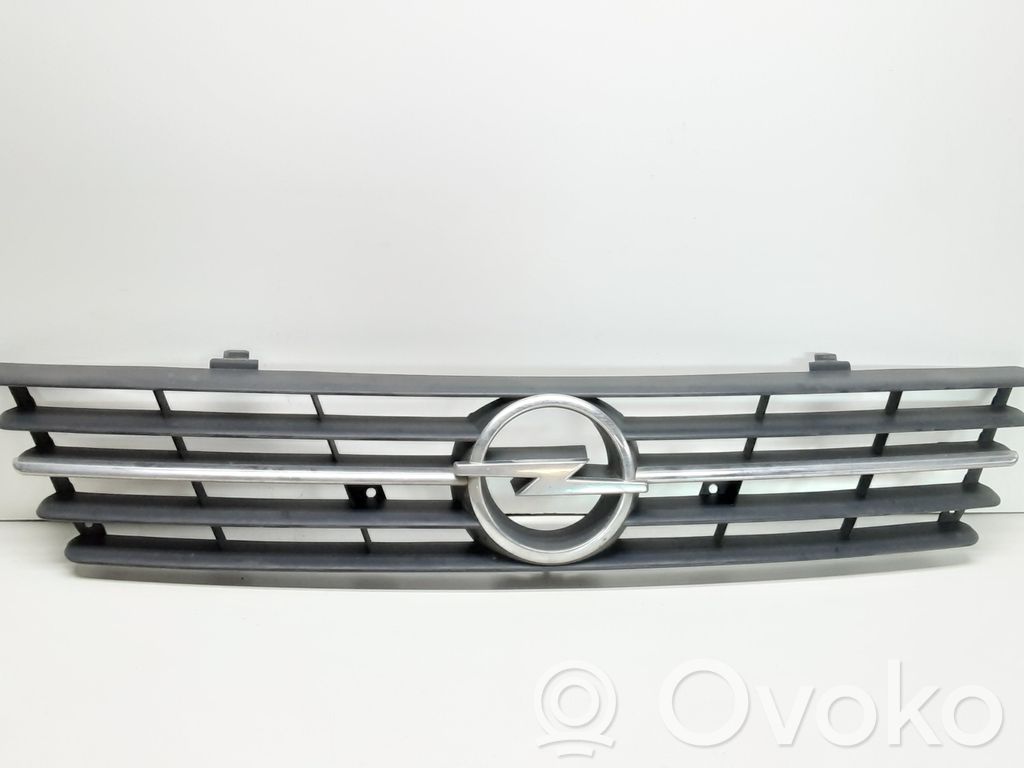 Opel Sintra Etusäleikkö 