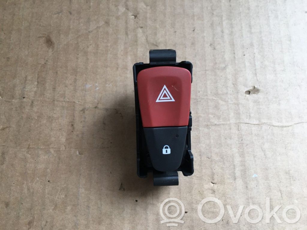 Renault Megane III Hazard light switch 