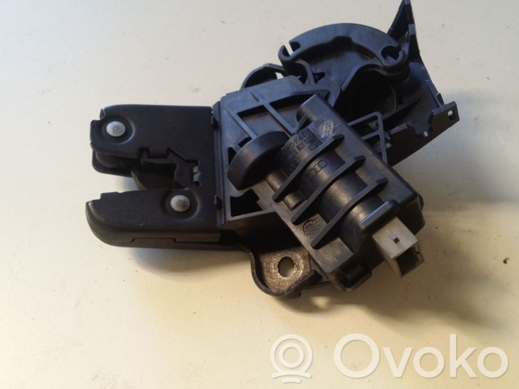 Volkswagen PASSAT B6 Tailgate/trunk/boot lock/catch/latch 