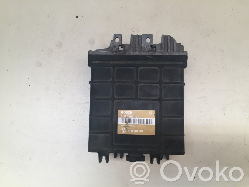 Volkswagen Golf III Engine control unit/module 