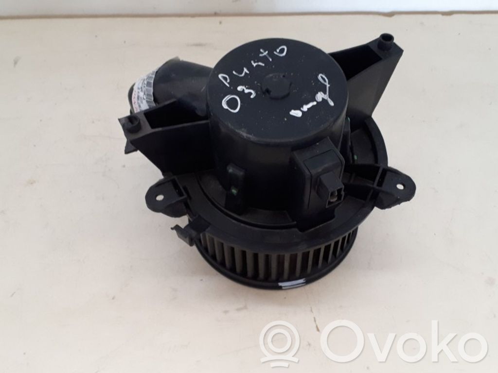 Fiat Punto (188) Mazā radiatora ventilators 