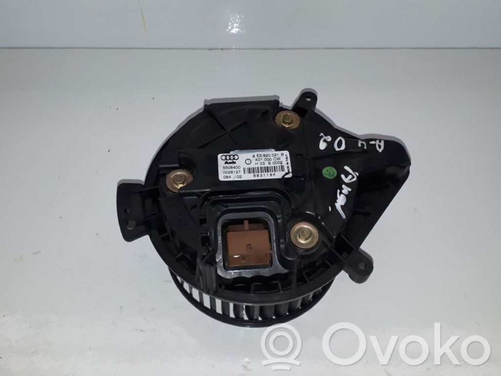 Audi A4 S4 B6 8E 8H Lämmittimen puhallin 