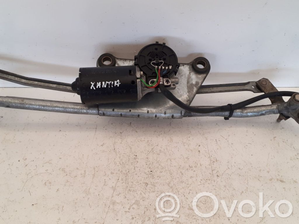 Citroen Xantia Etupyyhkimen vivusto ja moottori 