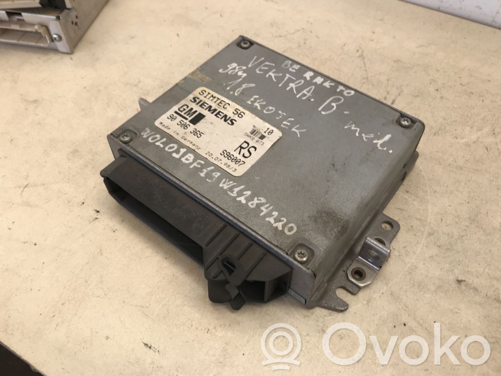 Opel Vectra B Engine control unit/module 