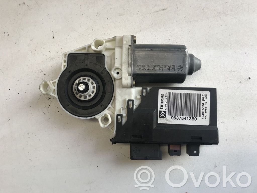 Silnik regulatora szyby drzwi przednich   9637541380,104997104,990188100,500206350004