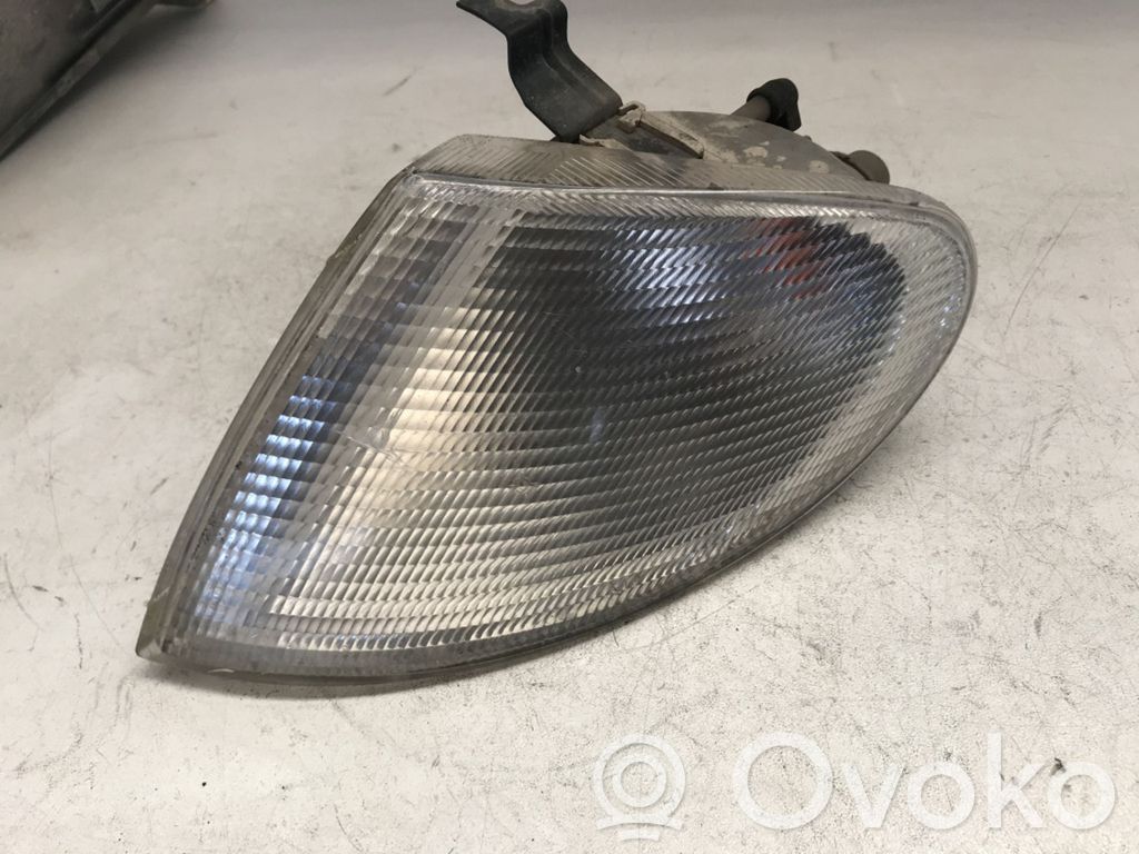 Ford Galaxy Front indicator light 