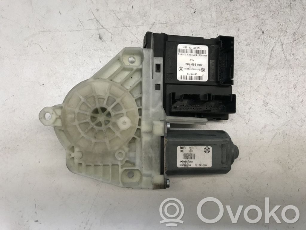 Volkswagen Golf VI Front door window regulator motor 