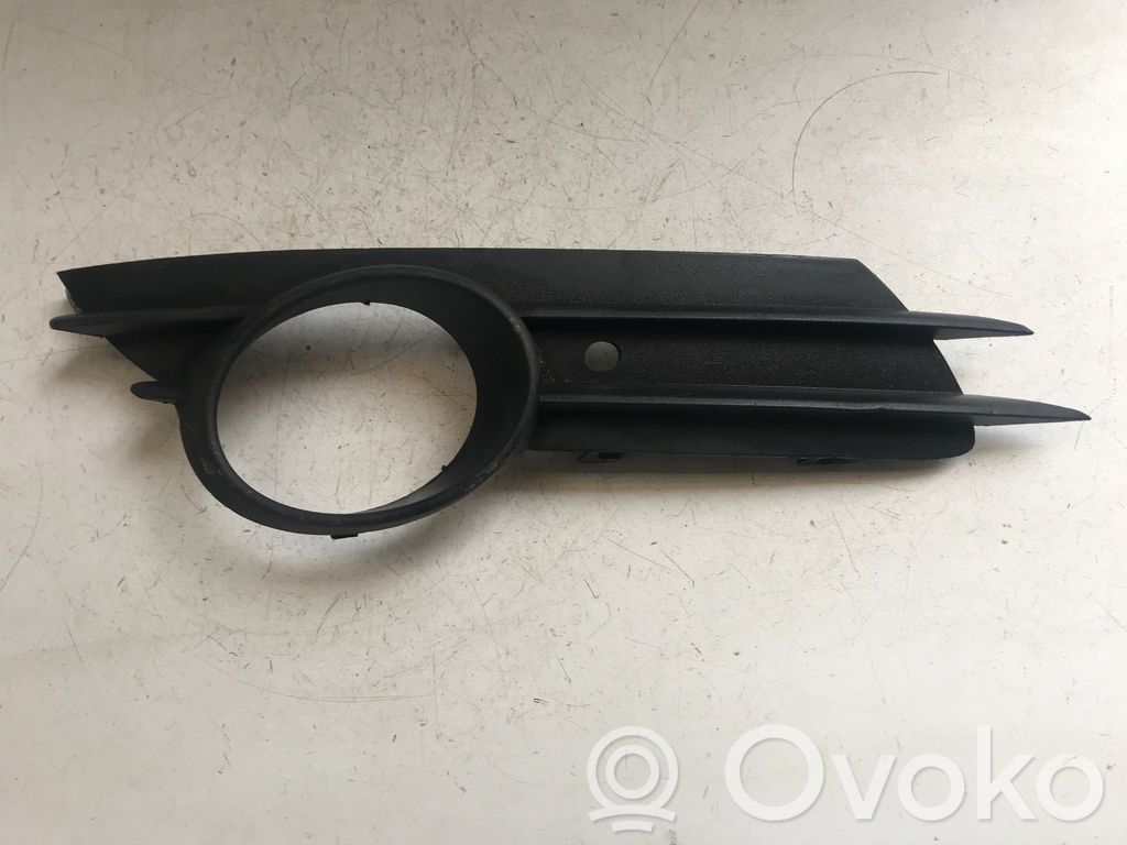 Opel Corsa D Etusumuvalon ritilä 