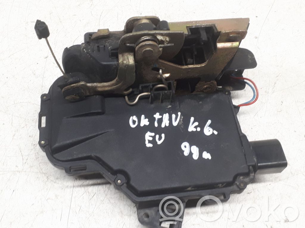 Skoda Octavia Mk1 (1U) Zamek drzwi tylnych 