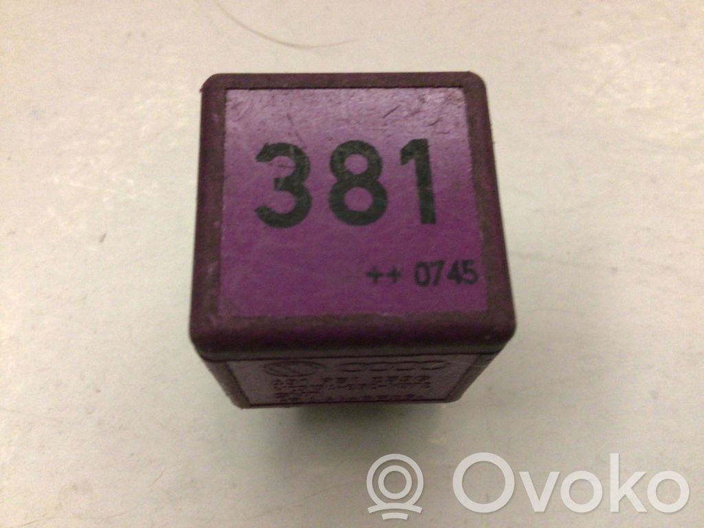 Audi A6 S6 C5 4B Other relay 
