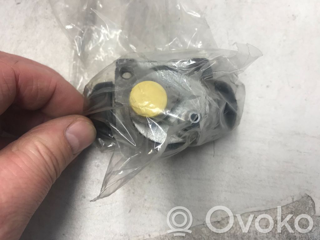 Renault Clio I Rear brake caliper 