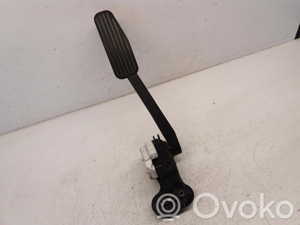 Volvo XC70 Akceleratoriaus pedalas 