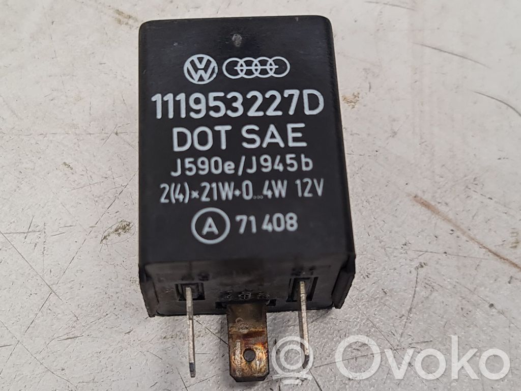 Volkswagen PASSAT B3 Hazard warning light relay 