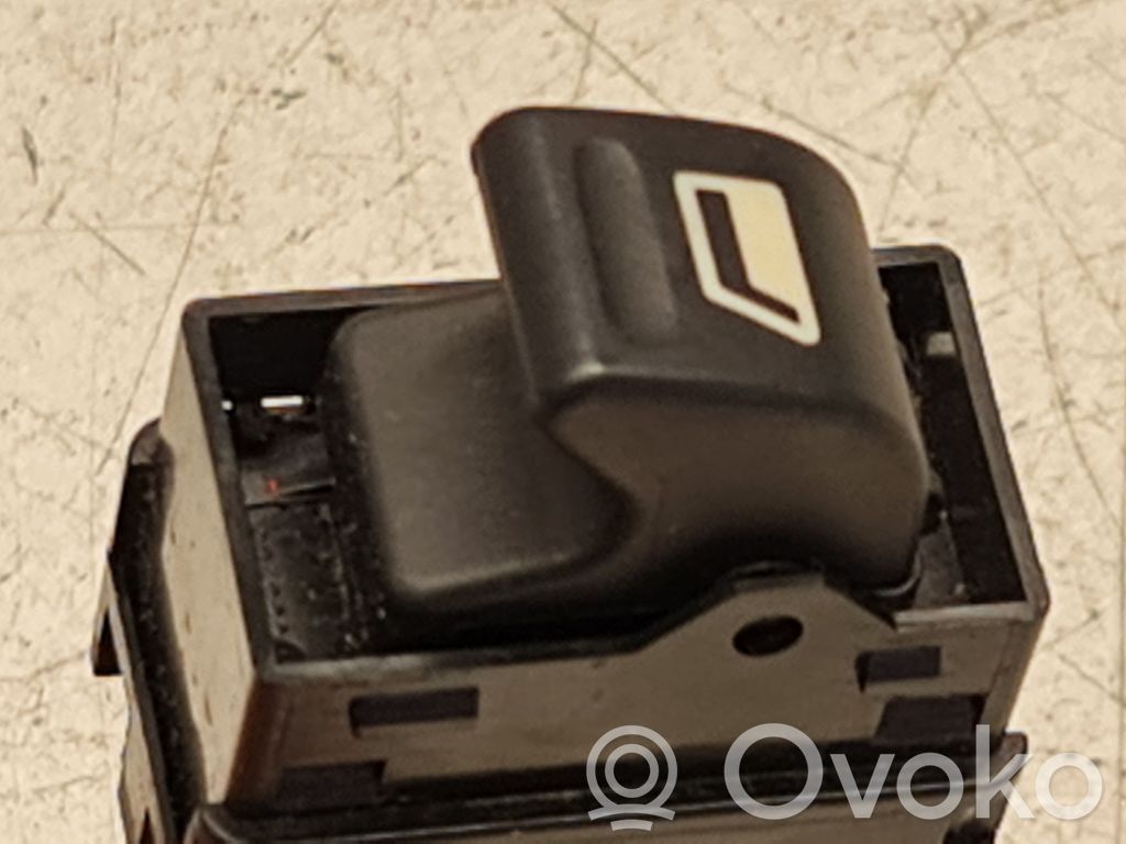 Peugeot 206 Electric window control switch 