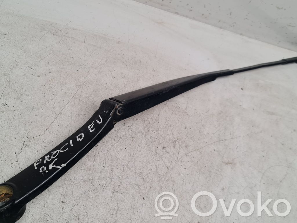 KIA Pro Cee'd I Front wiper blade arm 