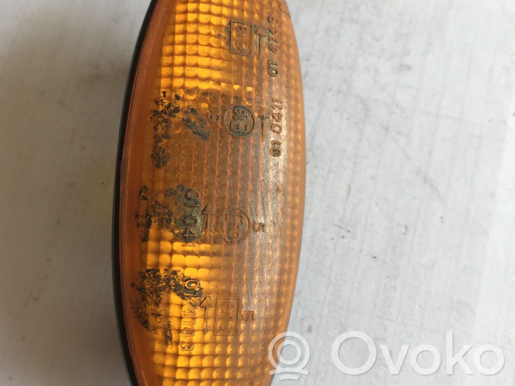 Mazda 626 Front fender indicator light 