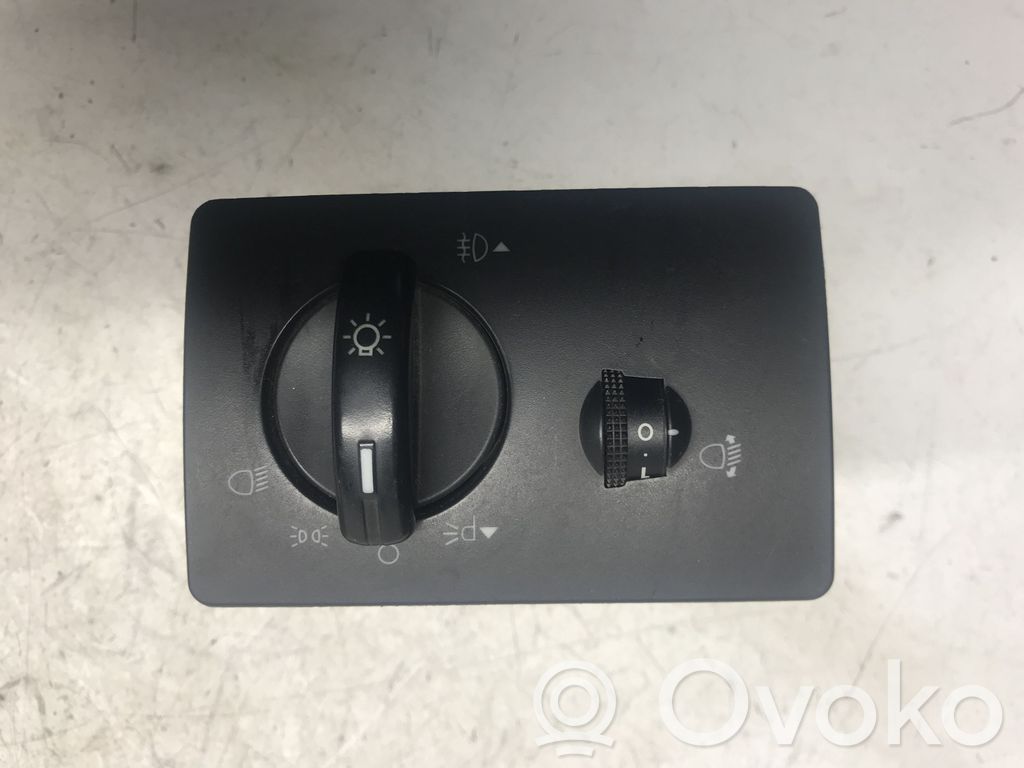 Ford Focus Light switch 