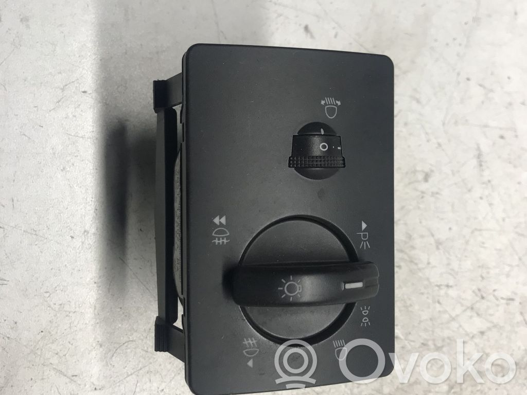 Ford Focus Light switch 