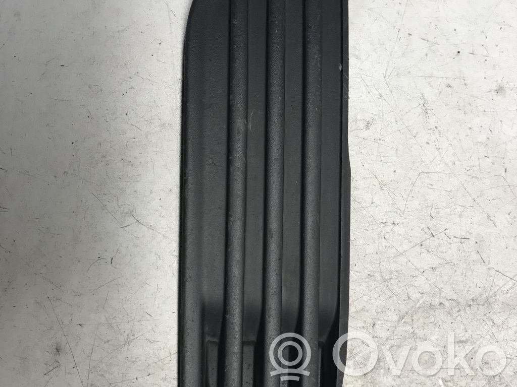 Ford Focus Front bumper lower grill 