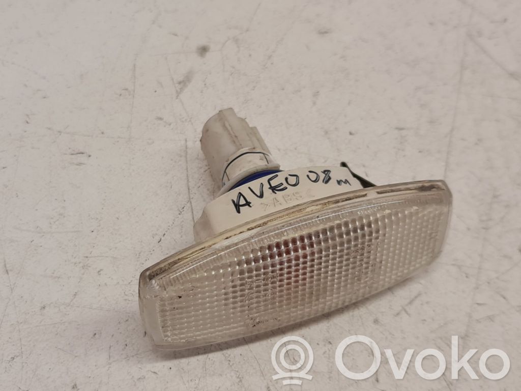 Chevrolet Aveo Semnalizator bară față 