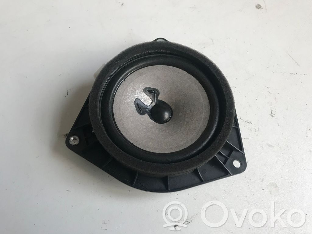 Toyota Corolla Verso E121 Altavoz de la puerta delantera 