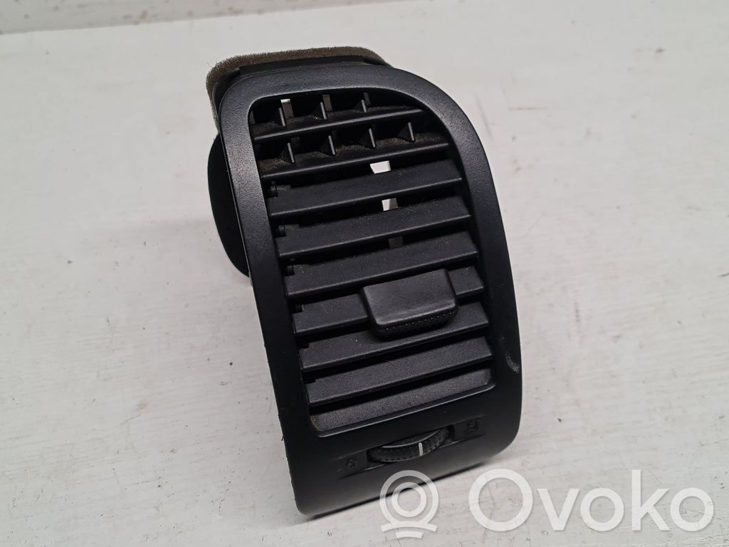 Volkswagen Polo III 6N 6N2 6NF Boczna kratka nawiewu deski rozdzielczej 