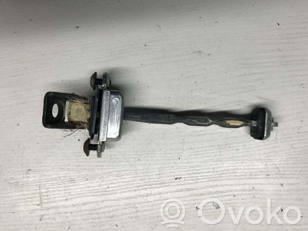 Skoda Octavia Mk2 (1Z) Etuoven pidätin 