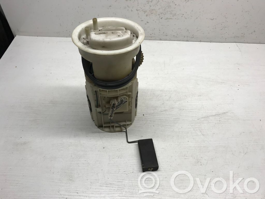 Volkswagen Golf IV Bomba interna de combustible 
