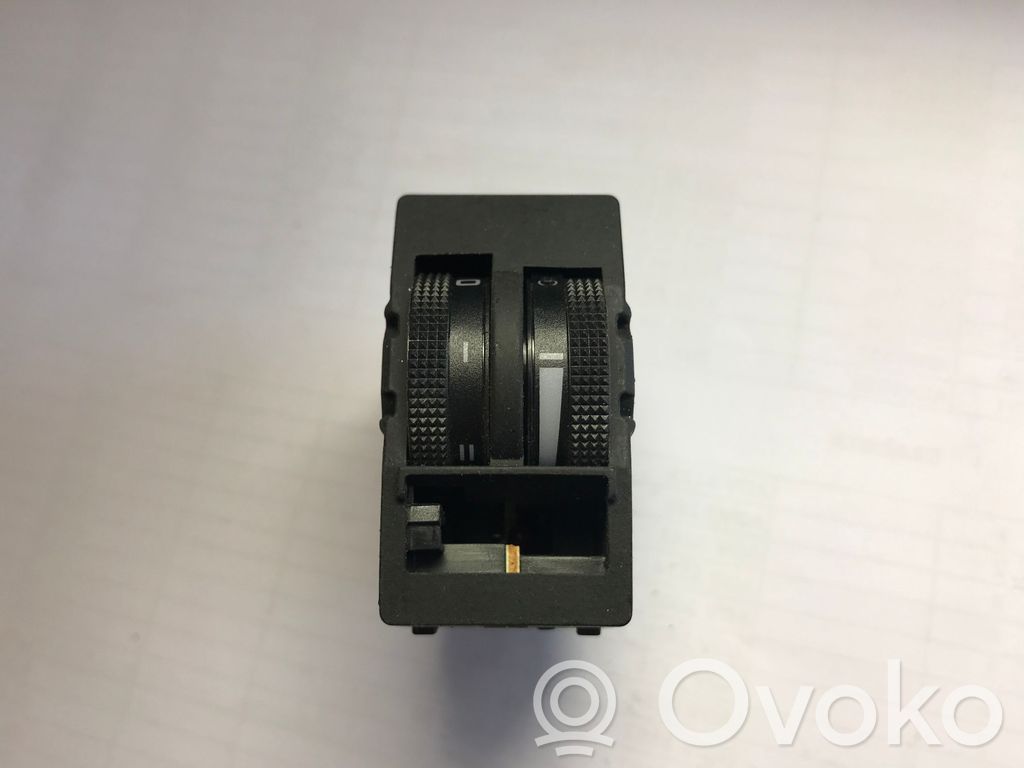 Audi A3 S3 8L Headlight level height control switch 