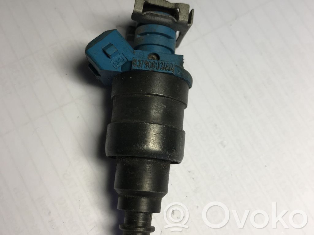 Volkswagen Golf III Fuel injector 
