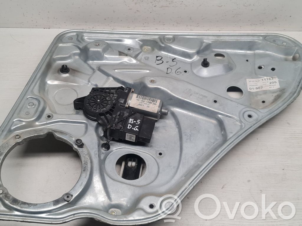 Volkswagen PASSAT B5 Elektryczny podnośnik szyby drzwi tylnych 