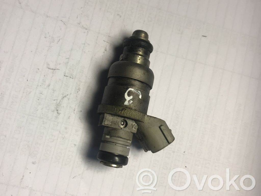 Inyector de combustible   MR988977,988977