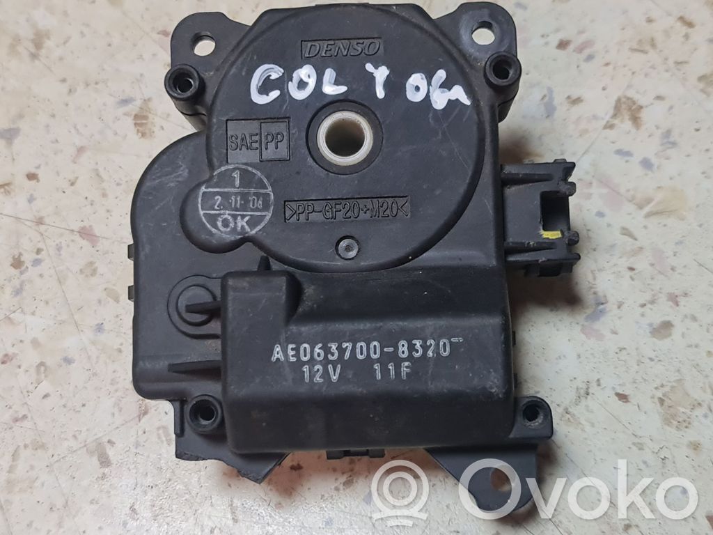 Mitsubishi Colt Motor/activador trampilla de calefacción 