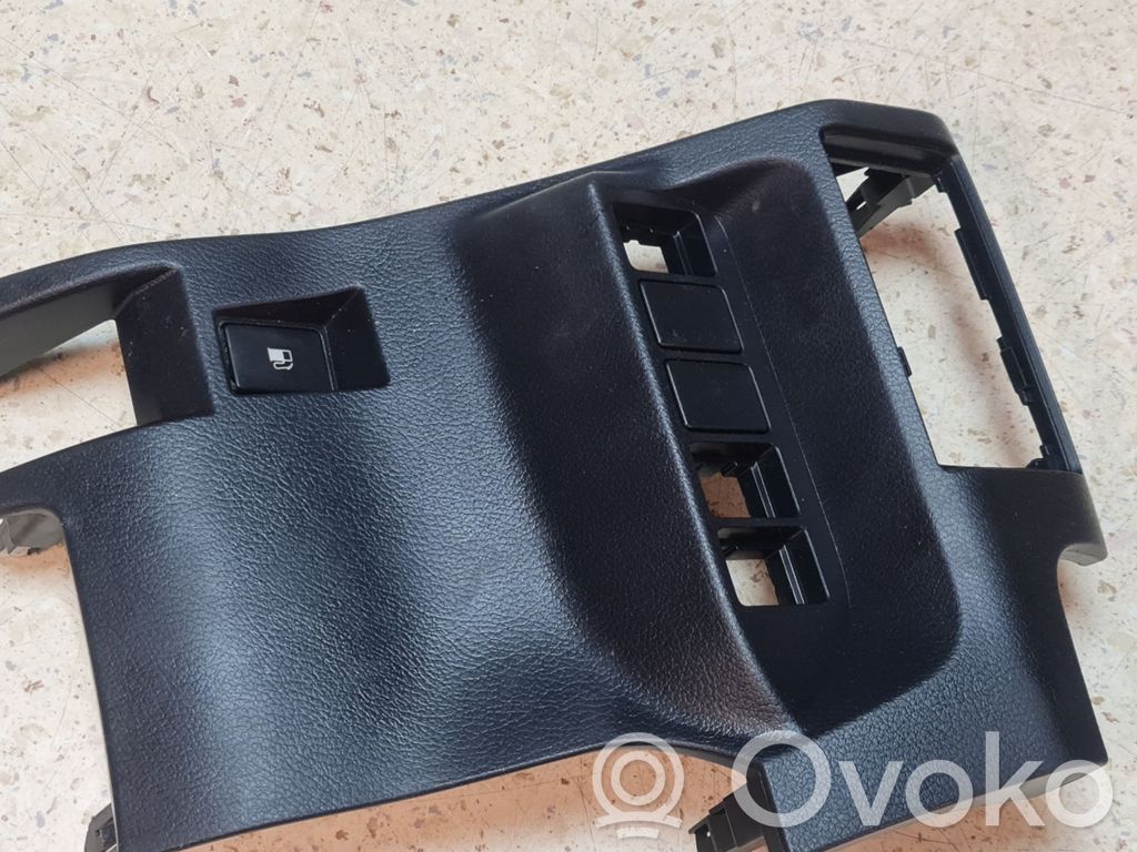 Lexus CT 200H Revestimiento de los botones de la parte inferior del panel 