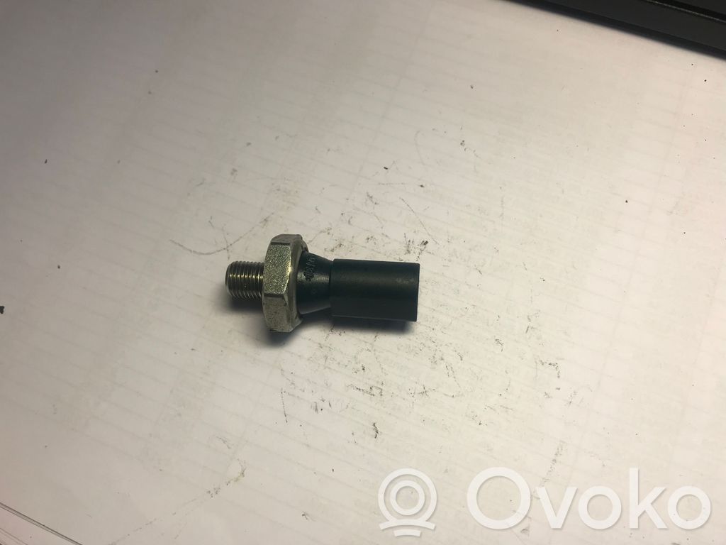 Sensor de presión del aceite   03C919081