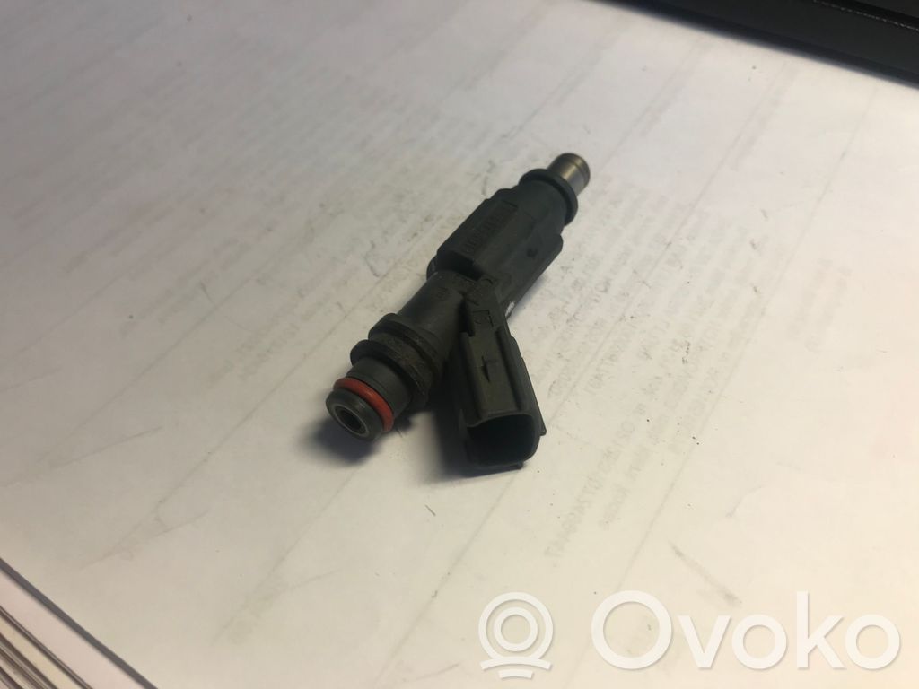 Toyota Corolla E120 E130 Polttoainesuutin 