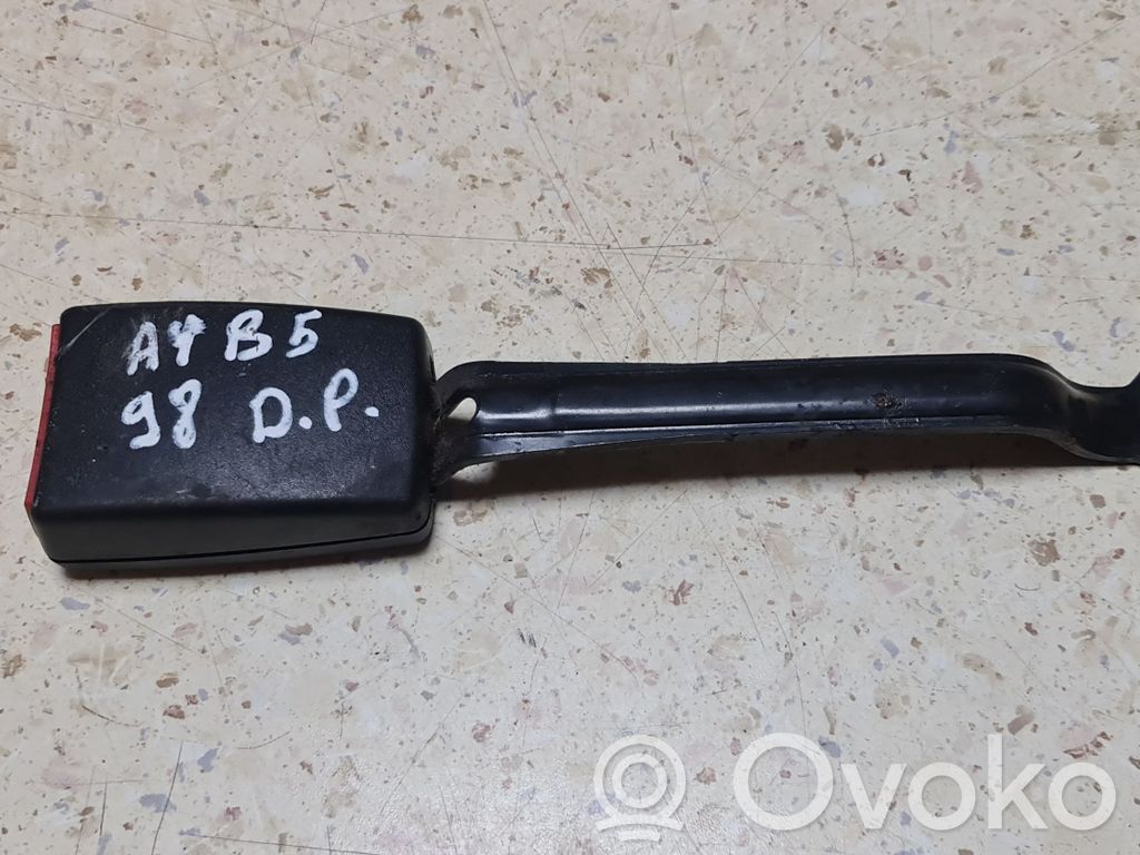 Klamra przedniego pasa bezpieczeństwa   8D0857755B,8D0857755B,8D0857755B