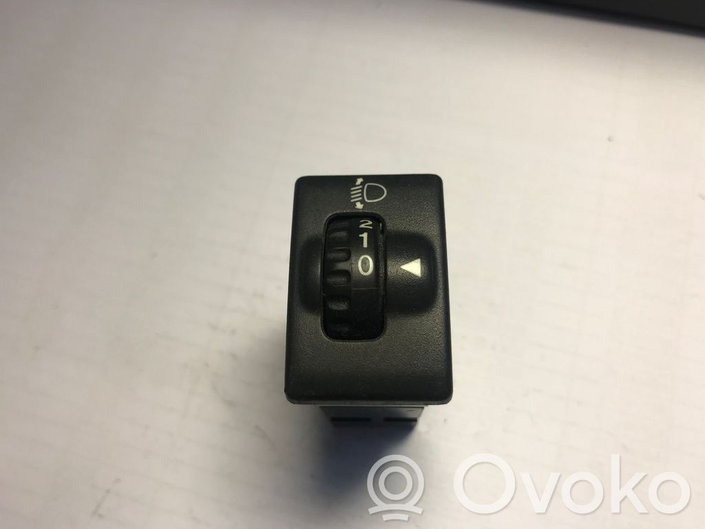 Suzuki Grand Vitara I Headlight level height control switch 