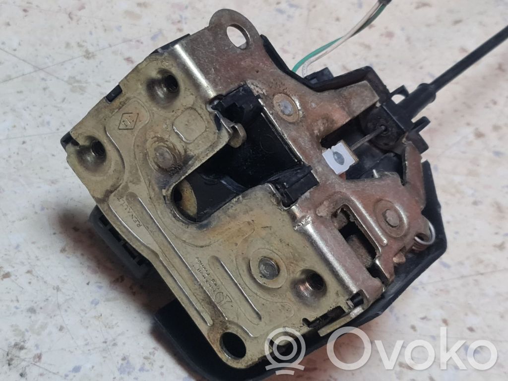 Renault Scenic I Priekšpusē slēdzene 