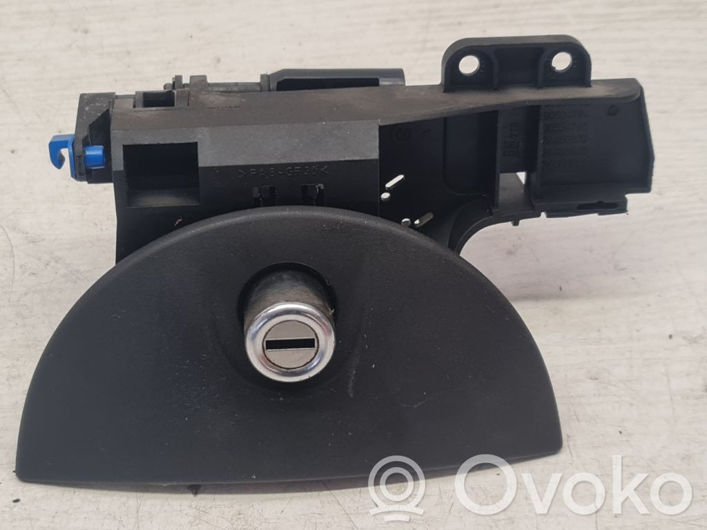Opel Corsa C Tailgate exterior lock 